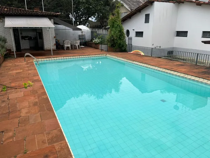 Casa térrea de 4 quartos com piscina no Cidade Jardim