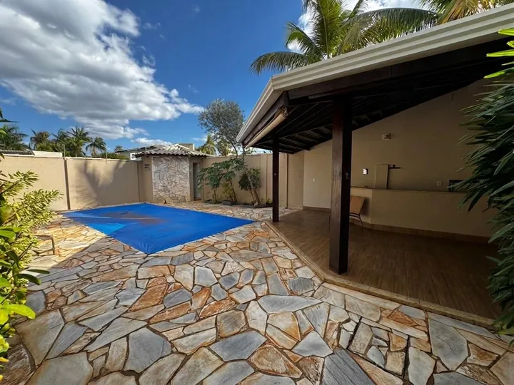 Casa térrea de 4 suítes no Morada da Colina