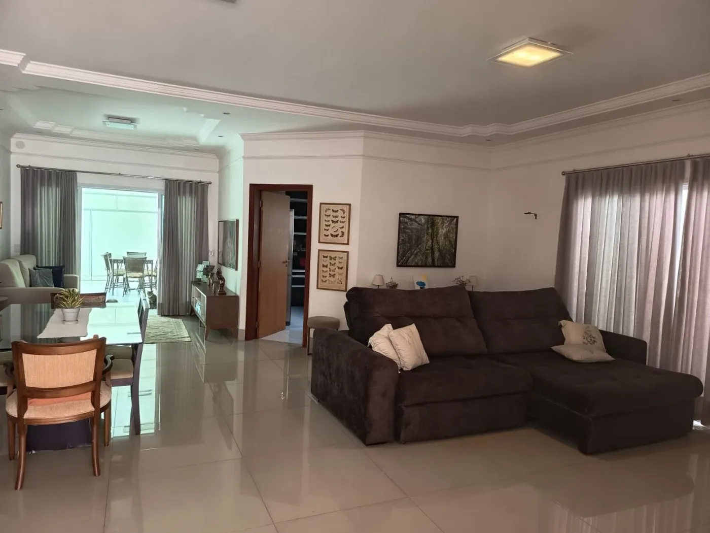 Casa térrea de 3 suítes no Jardim Karaíba — foto 1