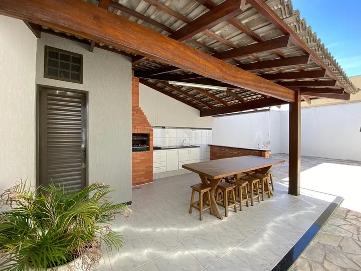 Casa térrea de 4 suítes no Morada da Colina