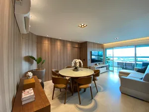 Apartamento de alto padrão com vista para o Praia Clube — miniatura 1