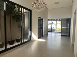 Casa térrea com SPA privativo e varanda gourmet em condomínio fechado — miniatura 2
