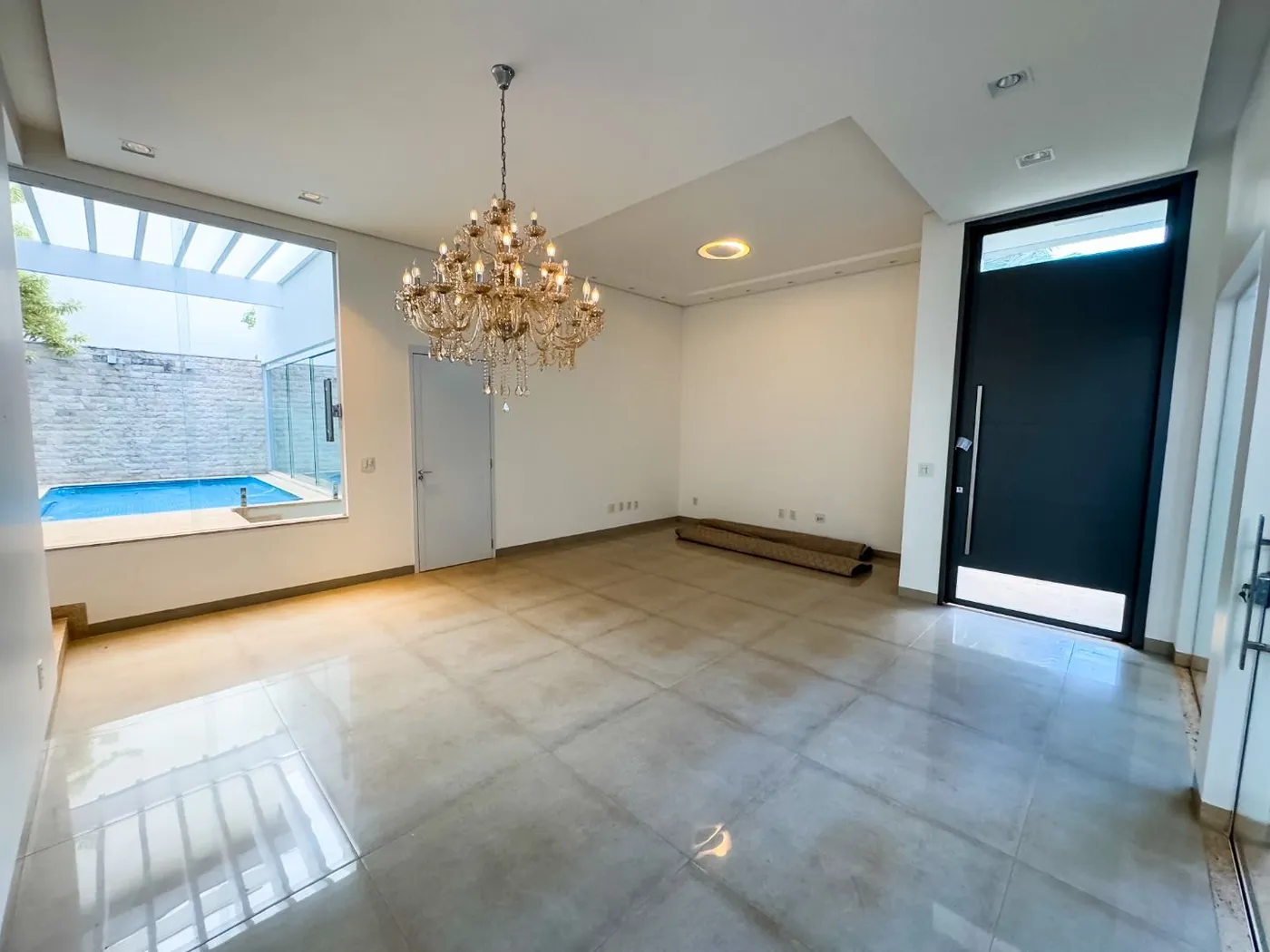 Casa térrea com piscina e lazer completo em condomínio fechado — foto 1