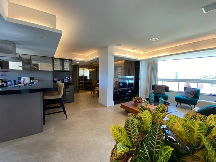Apartamento reformado no Copacabana