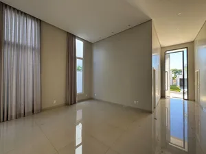 Casa de 4 vagas com varanda gourmet em condomínio fechado — miniatura 2