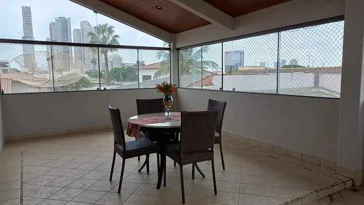 Sobrado de 4 quartos com vista panorâmica no Jardim Karaíba