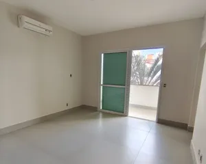 Casa nova de 4 quartos com jardim amplo em condomínio fechado — miniatura 10