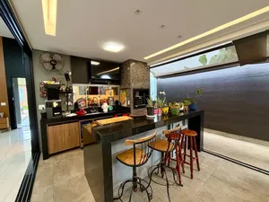 Casa mobiliada de arquitetura contemporânea com piscina e solarium — miniatura 10