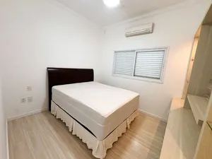 Casa térrea com piscina e lazer completo em condomínio fechado — miniatura 10