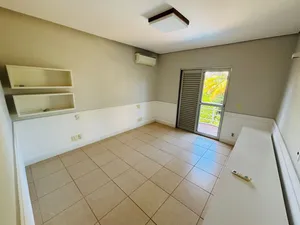 Sobrado de esquina com piscina e ofurô, 6 vagas, em condomínio de alto padrão — miniatura 11