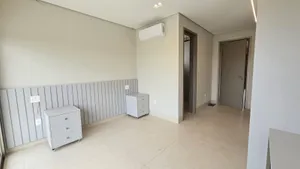 Casa de 3 suítes com piscina aquecida e elevador em condomínio fechado — miniatura 12