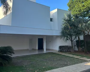 Sobrado de 4 suítes com home cinema e spa privativo em condomínio de alto padrão — miniatura 11
