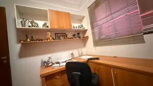 Casa térrea de 3 suítes com piscina e espaço gourmet em condomínio fechado — miniatura 11