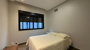 Casa de esquina com piscina aquecida e energia fotovoltaica em condomínio de alto padrão — miniatura 13