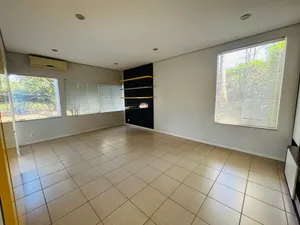 Sobrado de esquina com piscina e ofurô, 6 vagas, em condomínio de alto padrão — miniatura 13