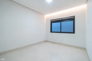 Casa térrea de 3 suítes com piscina e cascata em condomínio fechado — miniatura 12