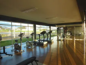 Lote de esquina em condomínio de alto padrão, próximo ao lago — miniatura 12