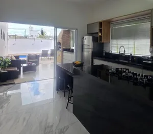 Casa térrea com fachada imponente em condomínio fechado — miniatura 12
