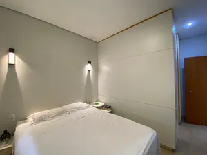 Casa térrea com home office e cozinha gourmet em condomínio de alto padrão — miniatura 13