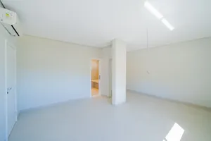 Sobrado de alto padrão com piscina aquecida e home cinema — miniatura 13