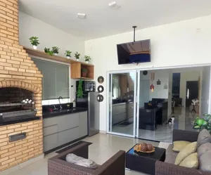 Casa térrea com fachada imponente em condomínio fechado — miniatura 13
