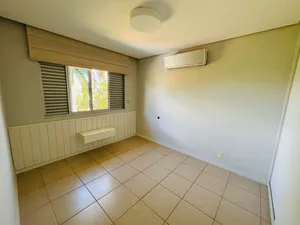 Sobrado de esquina com piscina e ofurô, 6 vagas, em condomínio de alto padrão — miniatura 15