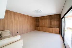 Sobrado de alto padrão com piscina aquecida e home cinema — miniatura 14