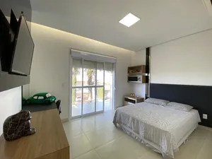 Sobrado de 4 suítes com piscina aquecida e home cinema em condomínio de alto padrão — miniatura 15