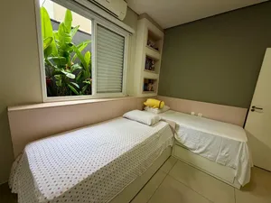 Casa mobiliada de arquitetura contemporânea com piscina e solarium — miniatura 14