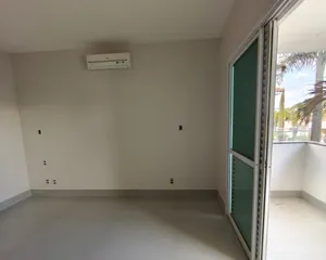 Casa nova de 4 quartos com jardim amplo em condomínio fechado — miniatura 14