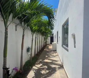Casa térrea com fachada imponente em condomínio fechado — miniatura 14