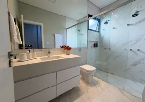 Casa térrea contemporânea com piscina em condomínio fechado — miniatura 14