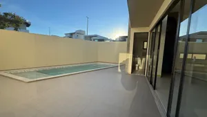 Casa térrea de 4 suítes com piscina aquecida em condomínio fechado — miniatura 15