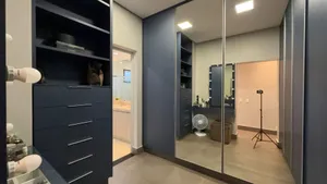 Casa de esquina com piscina aquecida e energia fotovoltaica em condomínio de alto padrão — miniatura 16