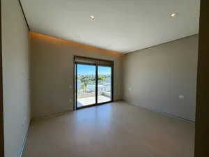 Casa de arquitetura contemporânea com piscina e spa em condomínio fechado — miniatura 15