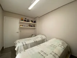 Casa térrea com mezanino, piscina aquecida e 4 suítes em condomínio de alto padrão — miniatura 15