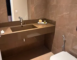 Casa de 3 suítes com piscina e espaço gourmet em condomínio fechado — miniatura 16