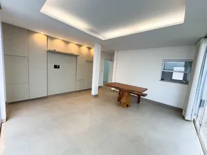Casa térrea com piscina e lazer completo em condomínio fechado — miniatura 16