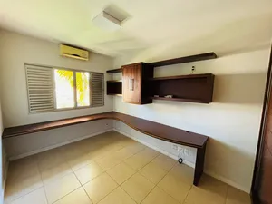 Sobrado de esquina com piscina e ofurô, 6 vagas, em condomínio de alto padrão — miniatura 17