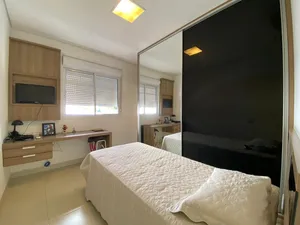 Sobrado de 4 suítes com piscina aquecida e home cinema em condomínio de alto padrão — miniatura 18