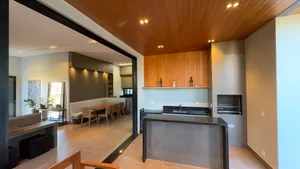 Casa de esquina com piscina aquecida e energia fotovoltaica em condomínio de alto padrão — miniatura 18