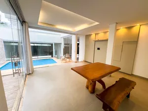 Casa térrea com piscina e lazer completo em condomínio fechado — miniatura 17