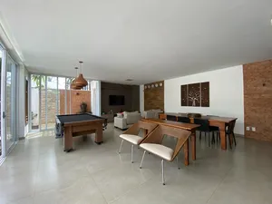 Sobrado de 4 suítes com piscina aquecida e espaço gourmet completo em condomínio tradicional — miniatura 17