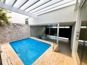 Casa térrea com piscina e lazer completo em condomínio fechado — miniatura 18