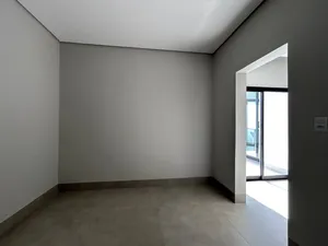 Casa de 3 suítes com planta moderna em condomínio fechado — miniatura 18