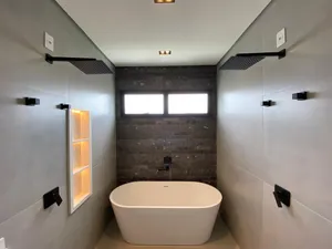 Casa automatizada de 3 suítes com piscina aquecida em condomínio fechado — miniatura 18