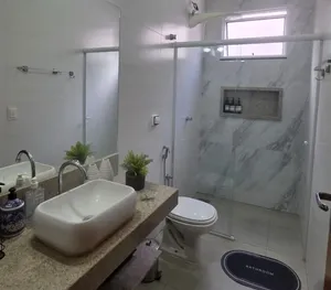 Casa térrea com fachada imponente em condomínio fechado — miniatura 18