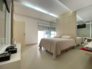 Sobrado de 4 suítes com piscina aquecida e home cinema em condomínio de alto padrão — miniatura 19