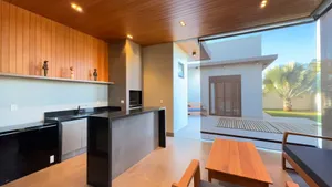 Casa de esquina com piscina aquecida e energia fotovoltaica em condomínio de alto padrão — miniatura 19