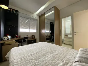 Sobrado de 4 suítes com piscina aquecida e home cinema em condomínio de alto padrão — miniatura 20